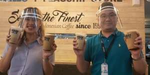 Mencicipi Sensasi Seruput Kopi Rasa Kelapa 