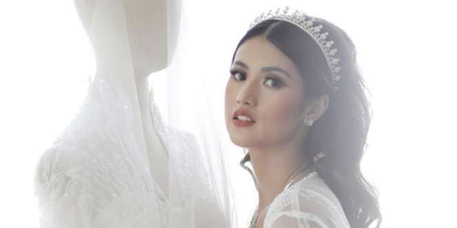 Mantan Chef Juna Menikah, Intip Pesona Gaun Pengantin yang Mirip Kate Middleton