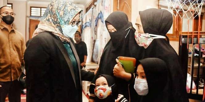 Temui Anak Istri Kapten Afwan, Bupati Bogor Janji Bantu Warganya