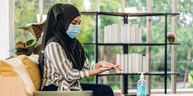 Anies Baswedan Wajibkan Masker Kain Dua Lapis