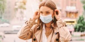 Tips Agar Nyaman Memakai Masker Seharian