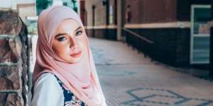 Trik Padukan Busana Layering Tanpa Bikin Tubuh Tampak 'Bulky'