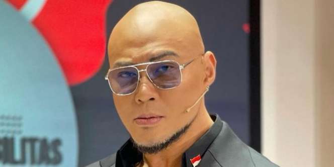 Deddy Corbizier Menangis Ceritakan Kebaikan Syekh Ali Jaber