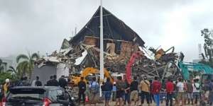 Kantor Gubernur Sulbar Ambruk Diguncang Gempa Majene