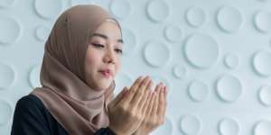 Arti Surat Al Ikhlas: Asbabun Nuzul, Manfaat, dan Waktu yang Tepat Membacanya
