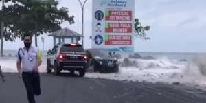 BMKG: Waspada Dampak Gelombang Tinggi di Manado