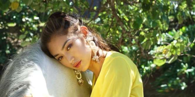 Berbusana Kelewat Seksi, Jessica Iskandar Bikin Warganet Istighfar