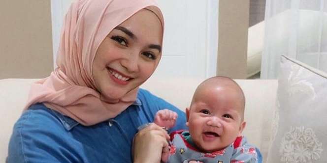 Baru 5 Bulan, Putra Citra Kirana dan Rezky Aditya Disunat, Lihat Ekspresinya