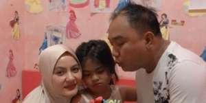 Cantik dan Modis! Potret Dewi Keke, Istri Kedua Aziz Gagap