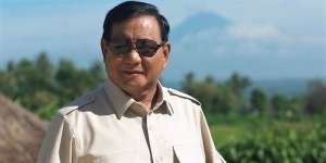 Unggah Foto Ini, Wajah Menhan Prabowo Disebut Mirip Kiano Anak Baim Wong