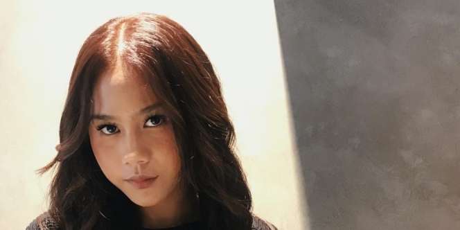 Komentar Soal Orang Miskin & Kaya Jadi Trending, Ini Klarifikasi Nadin Amizah