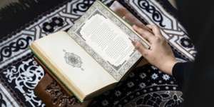 Surat Al Imran Ayat 159 Arab, Latin, Terjemahan, Asbabun Nuzul dan Kandungan
