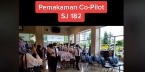 Suasana Haru Penghormatan Terakhir Kopilot Sriwijaya Air SJ-182 Diego Mamahit