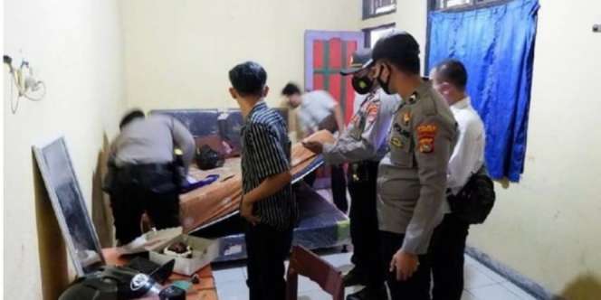 2 Sejoli Pelajar Rayakan Anniversary Ngamar di Hotel, Kepergok Mesum Pas Dirazia