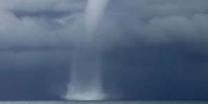 Bukan Puting Beliung, Ini Kata LAPAN Soal Fenomena Pusaran Air di Waduk Mungkur