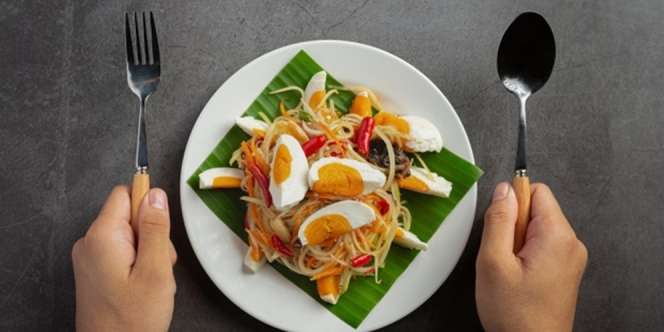 Dikira Bos Bergurau, Pegawai Diminta Bawa Makanan Buat Makan Bareng Virtual