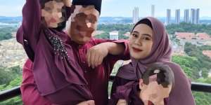 Istri Cium Kaki Minta Ampun, Suami Tetap Tak Peduli dan Pilih Wanita Lain