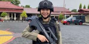 Sosok Janet, Polwan Cantik yang Bikin 6 Polisi Dipelototi Komandan