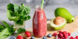 Resep Avoberry Smoothie, Kombinasi Alpukat-Stroberi Lezat Bernutrisi