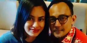Pesona Tara Amalia Kekasih Dipo Latief 