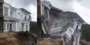 Video Detik-Detik Dua Rumah Mewah di Lampung Roboh