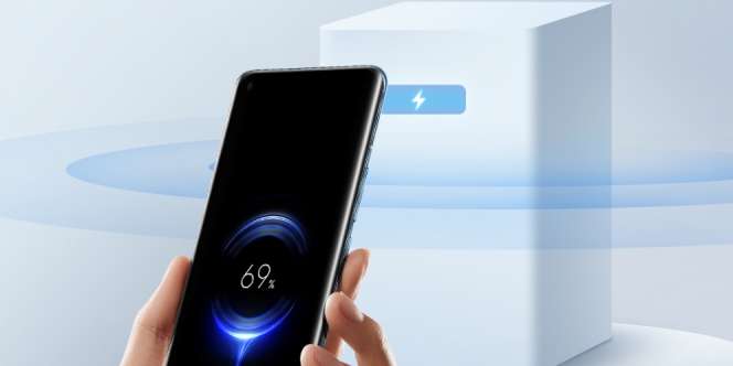 Keren! Alat Ini Hanya Perlu Udara Untuk Cas Smartphone