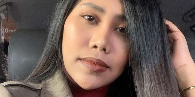 Dari Nyentrik Sampai Natural, Transformasi Gaya Rambut Evi Masamba