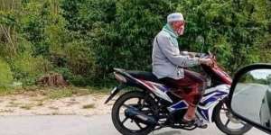 Penampakan Pria Berkopiah Pakai Masker Aneh Bentuk Tak Lazim, Pas Didekati...