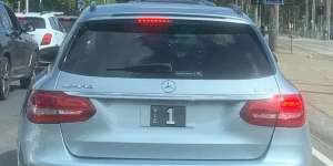 Pelat Nomor Ini Cuma Mejeng di Ferrari, Roll Royce, Porsche, Harganya Rp26 M