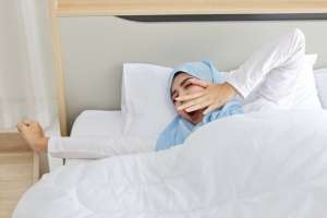 4 Pola Makan yang Bikin Susah Tidur