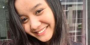 Pesona Sabrina Ristawan, Kekasih Baru Galih Ginanjar
