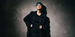 Penampilan Terbaru Mantan Penyanyi Cilik Leony Disorot