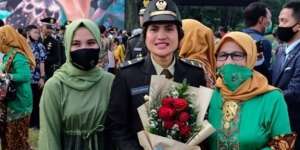 Kisah Desi Gebrina, Anak Tukang Cukur Jadi Taruni Aceh Pertama