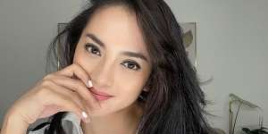 Gaun Pengantin Disebut Mirip Baju Biarawati, Ini Penjelasan Ririn Ekawati