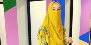 Putuskan Bercadar, Indri Giana Istri Ustaz Riza: Lagi Menata Diri Menuju Surga