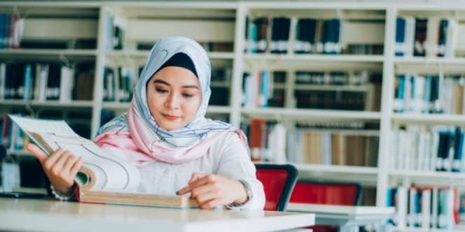Kandungan Surat Al Mujadalah Ayat 11, Pentingnya Adab dan Ilmu Dalam Majelis