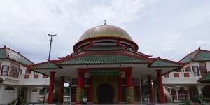 FOTO: Uniknya Masjid Babah Alun yang Dibangun Mualaf Tionghoa