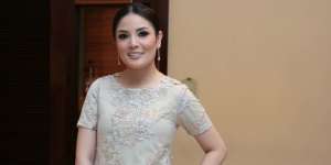 Tulis Caption Menyentuh, Gaya Nindy Ayunda Berbaju Tradisional Disorot