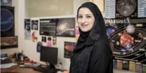 Sosok Hijaber di Balik Kesuksesan Wahana Antariksa UEA Mengorbit di Mars