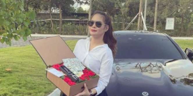 Baru Kenal Seminggu, Cucu Mantan Wapres Ini Dapat Hadiah Rp2,5 M dari Kekasih
