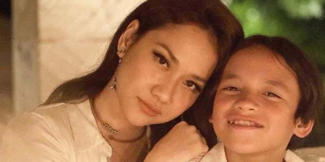 BCL Ungkap Kebiasaan Romantis Ashraf Sinclair yang Kini Dilakoni Putranya