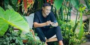 Viral Video Hamish Daud Pungut Sampah Plastik di Depan Mini Market 