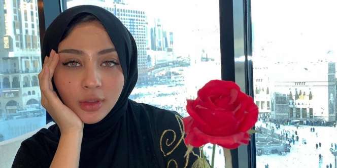 Berhijab, Wajah Margin Wieheerm Disorot