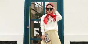 Padupadan Gaya Hijab dengan Outer Cardigan ala Medina Zein