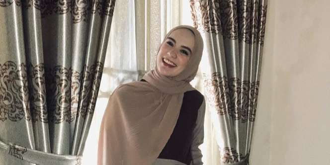 Gaya Putri Anne, Istri Asli Aldebaran Pakai Gamis Harga Jutaan