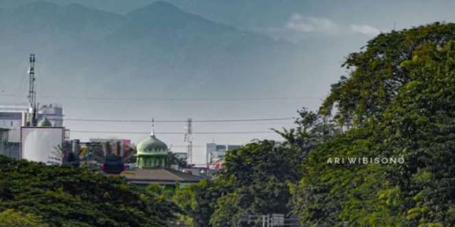 Viral Foto Gunung Gede Pangrango Tampak Jelas di Jakarta, Netizen Berdebat Panas