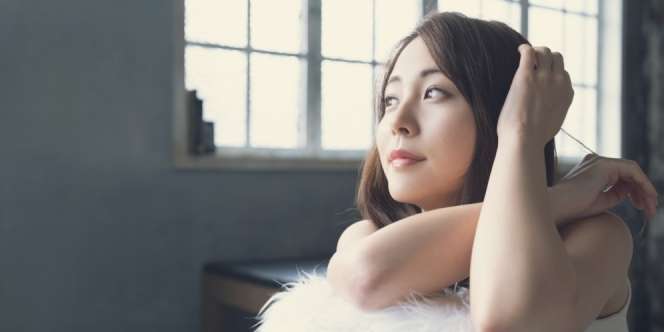5 Tips Perawatan Rambut Agar Tetap Lembap Saat Musim Hujan