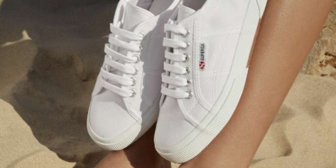 Meneropong Tren Sneakers Kanvas Kekinian