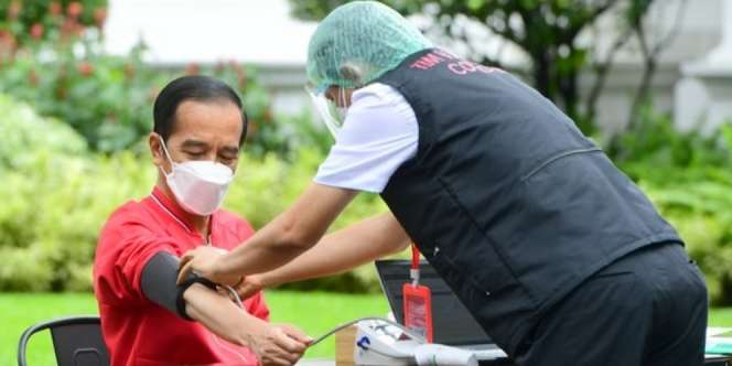 Jokowi: Bulan Puasa, Vaksinasi Umat Muslim Dilakukan Malam Hari