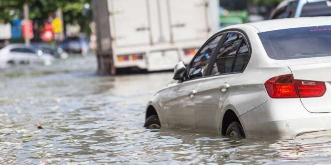 Hati-Hati Membeli Mobil Bekas Banjir, Kenali Ciri-cirinya